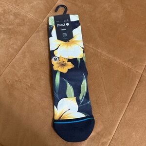 NWT Stance Rivi Tropics Unisex Floral Socks